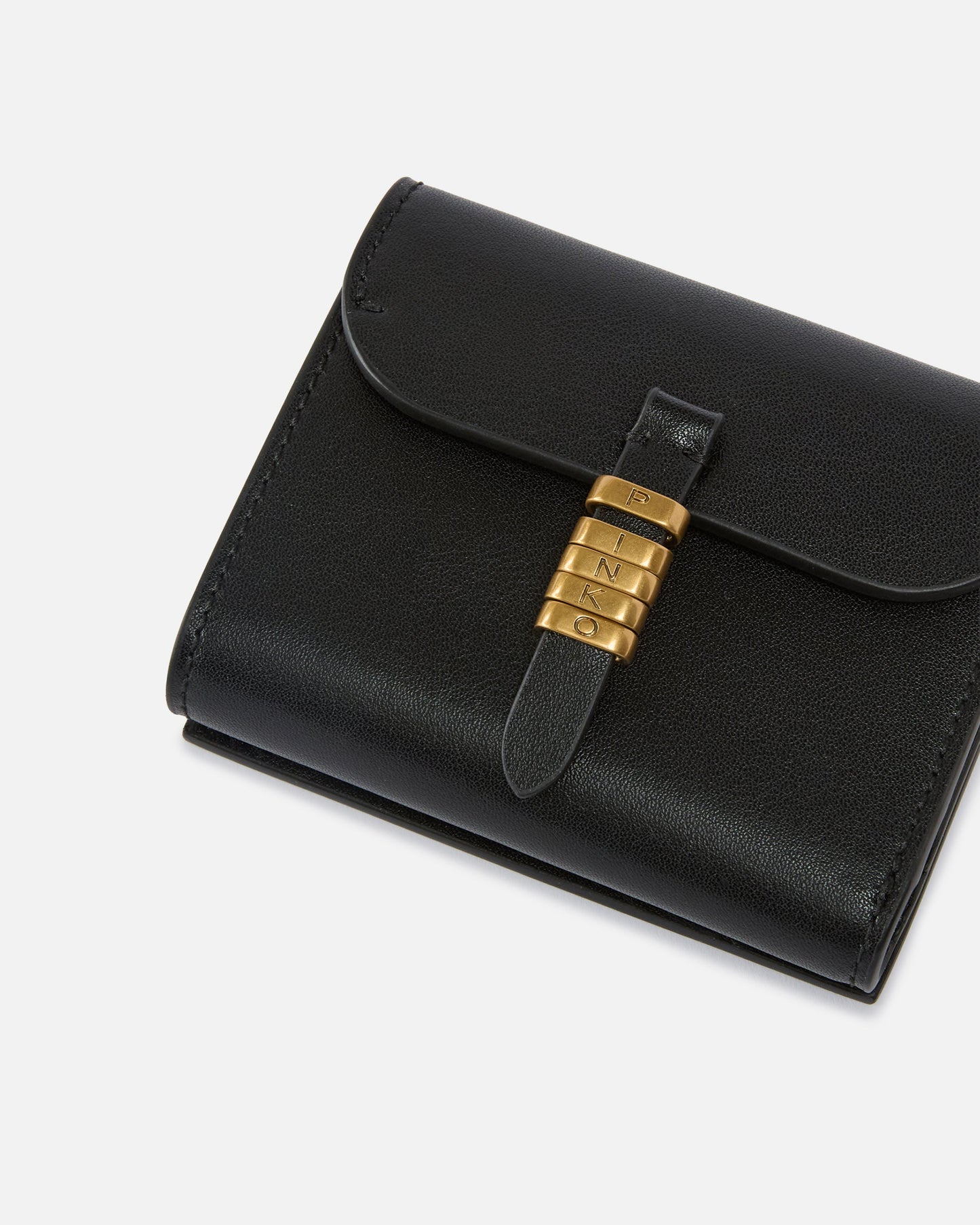 Leather wallet with logo lettering
