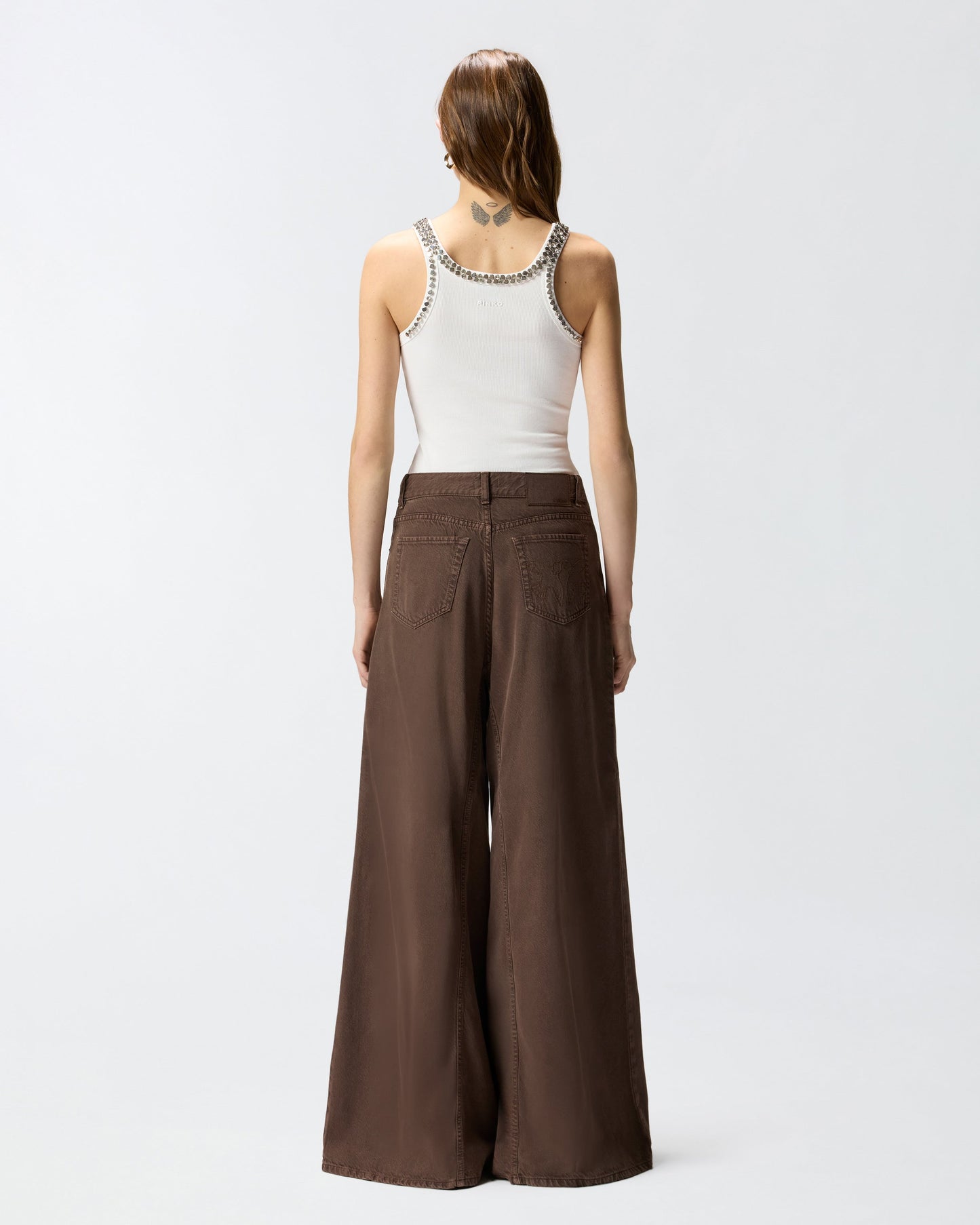 Ribbed top with bejewelled embellishment