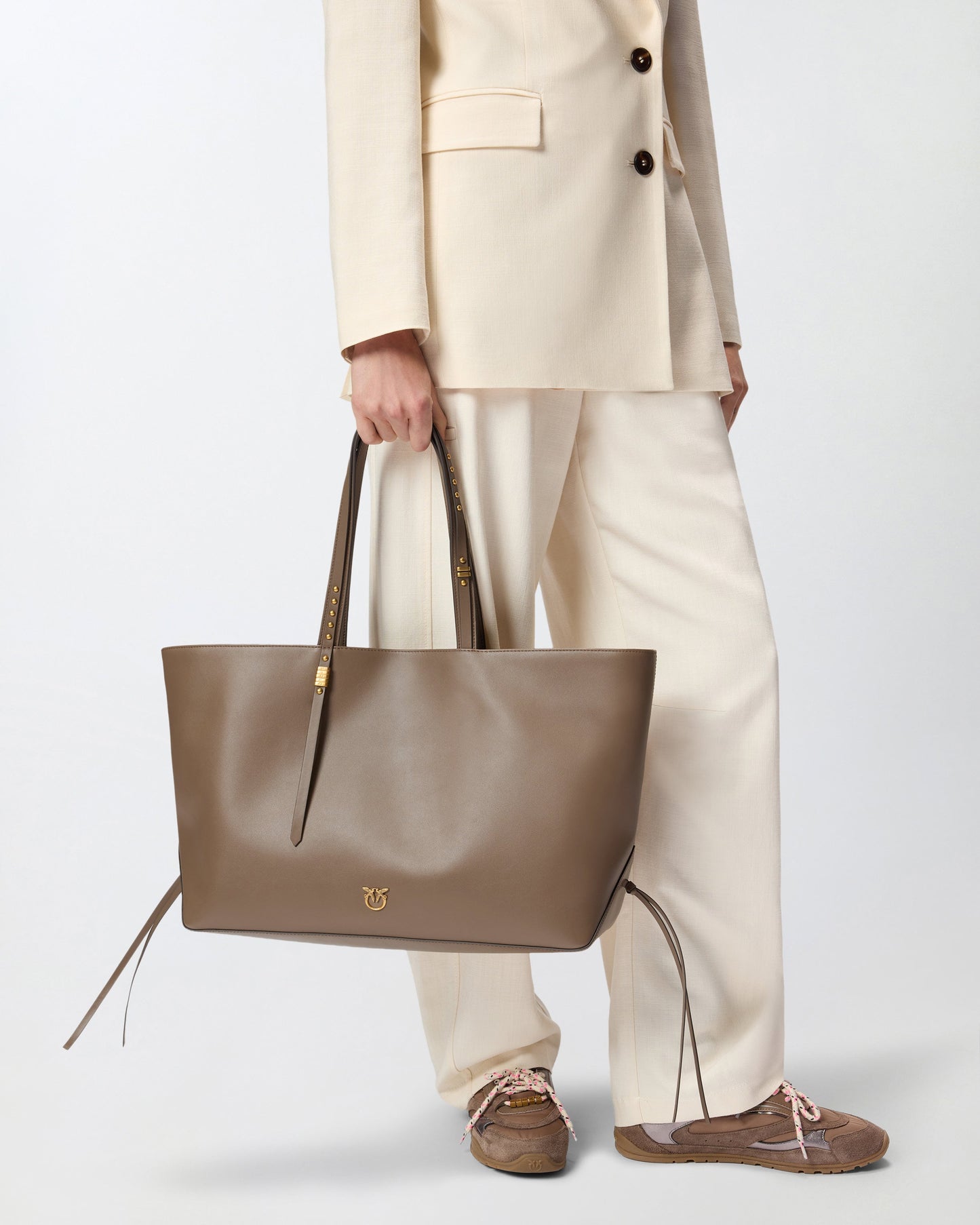 Medium leather shopper bag with metal details