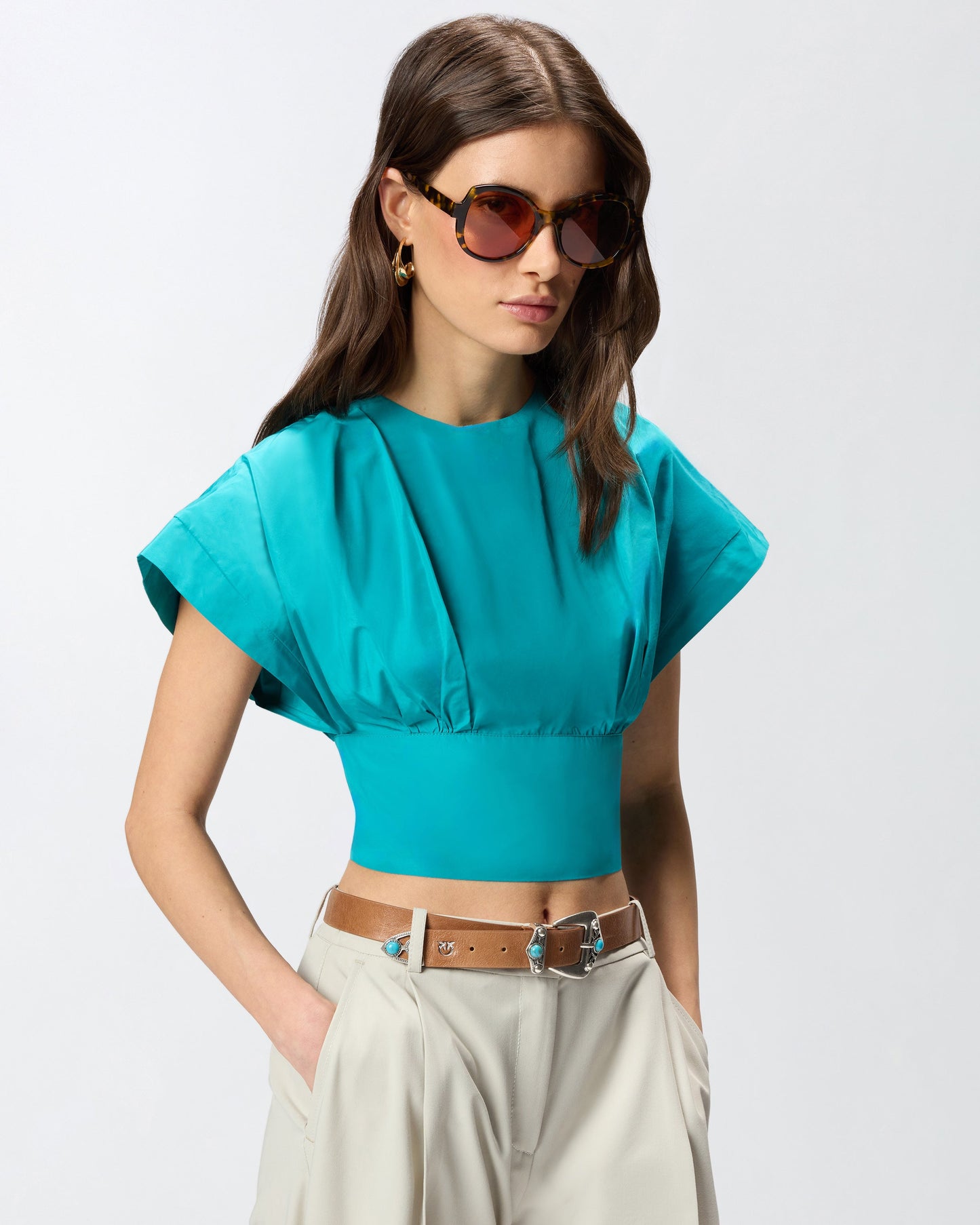 Crop top with wide sleeves