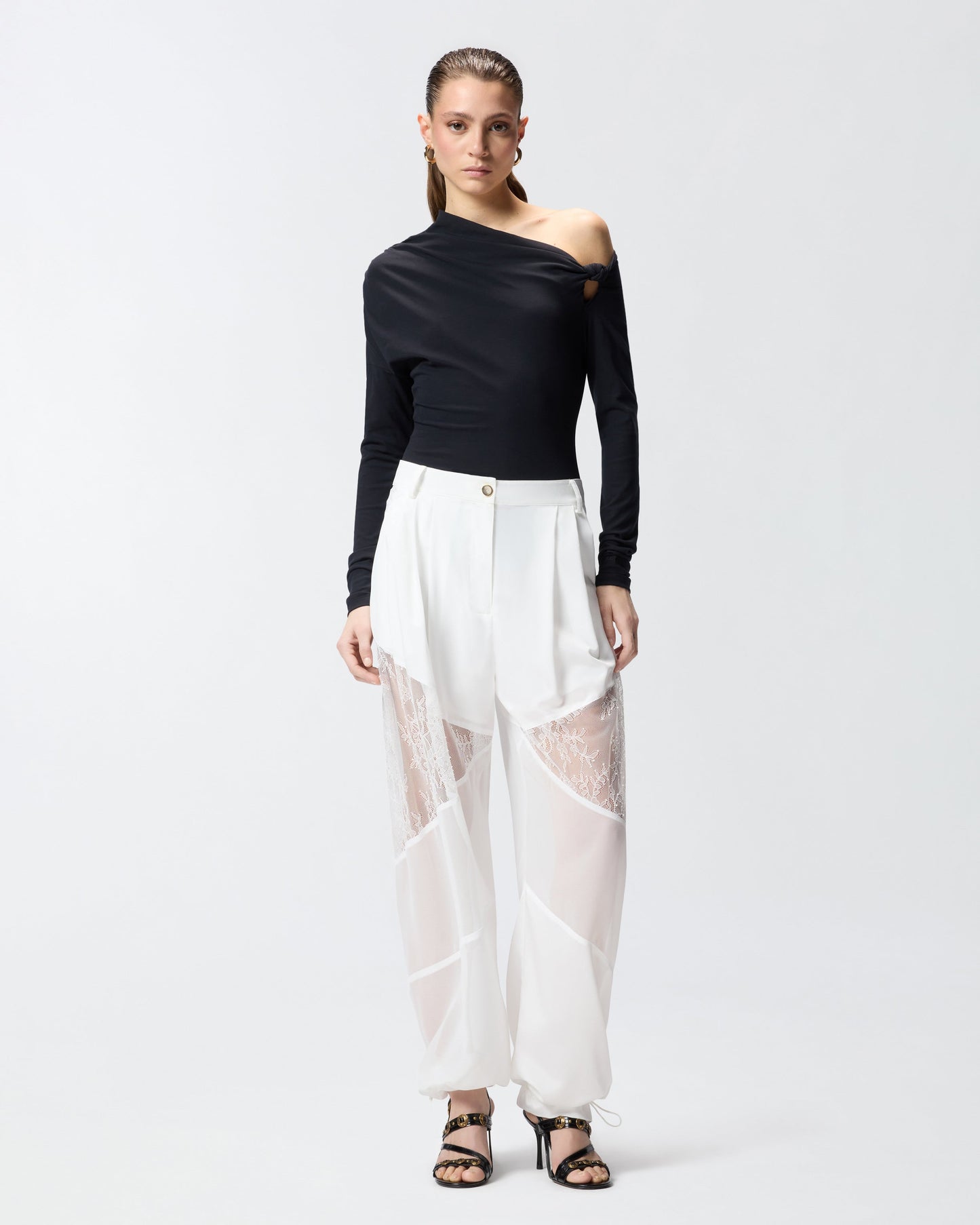 Trousers with lace details