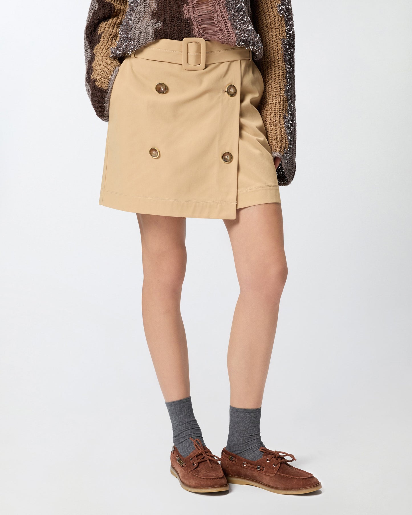 Buttoned mini skirt with belt