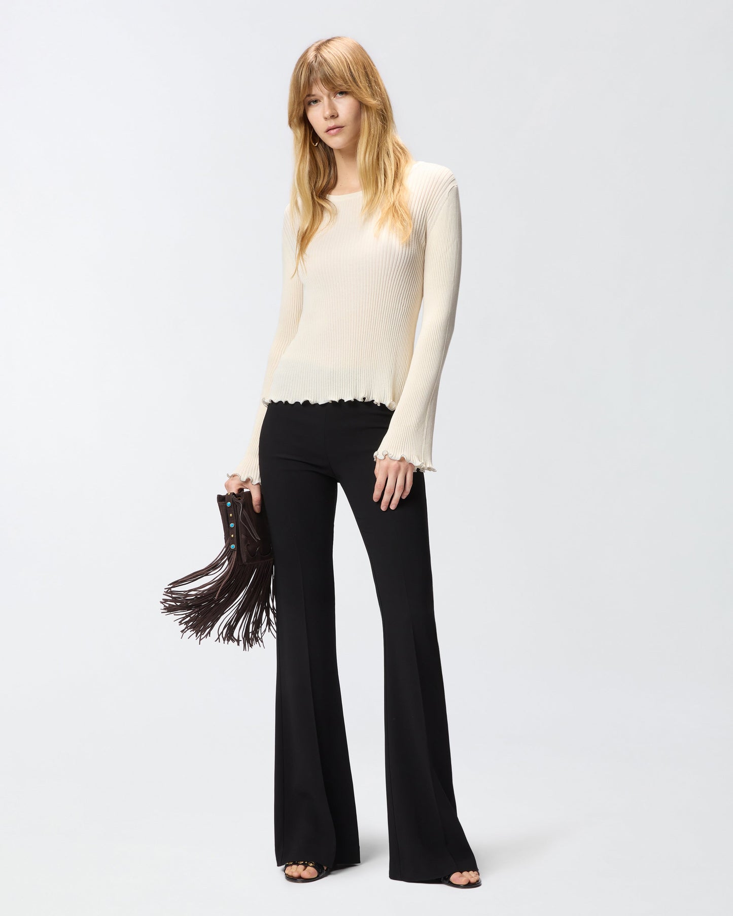 Ribbed sweater with jewel edges