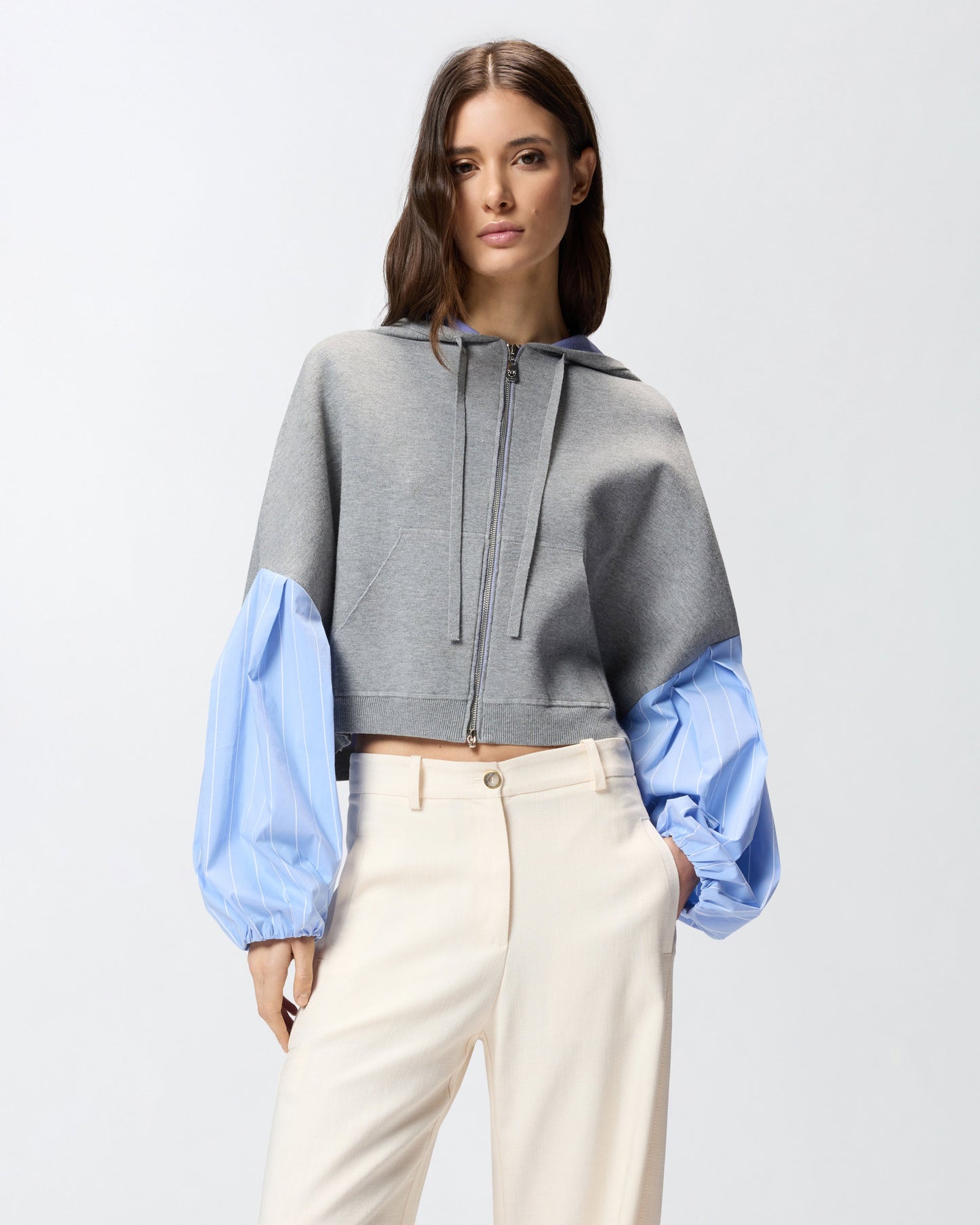 Sweatshirt with shirt insert