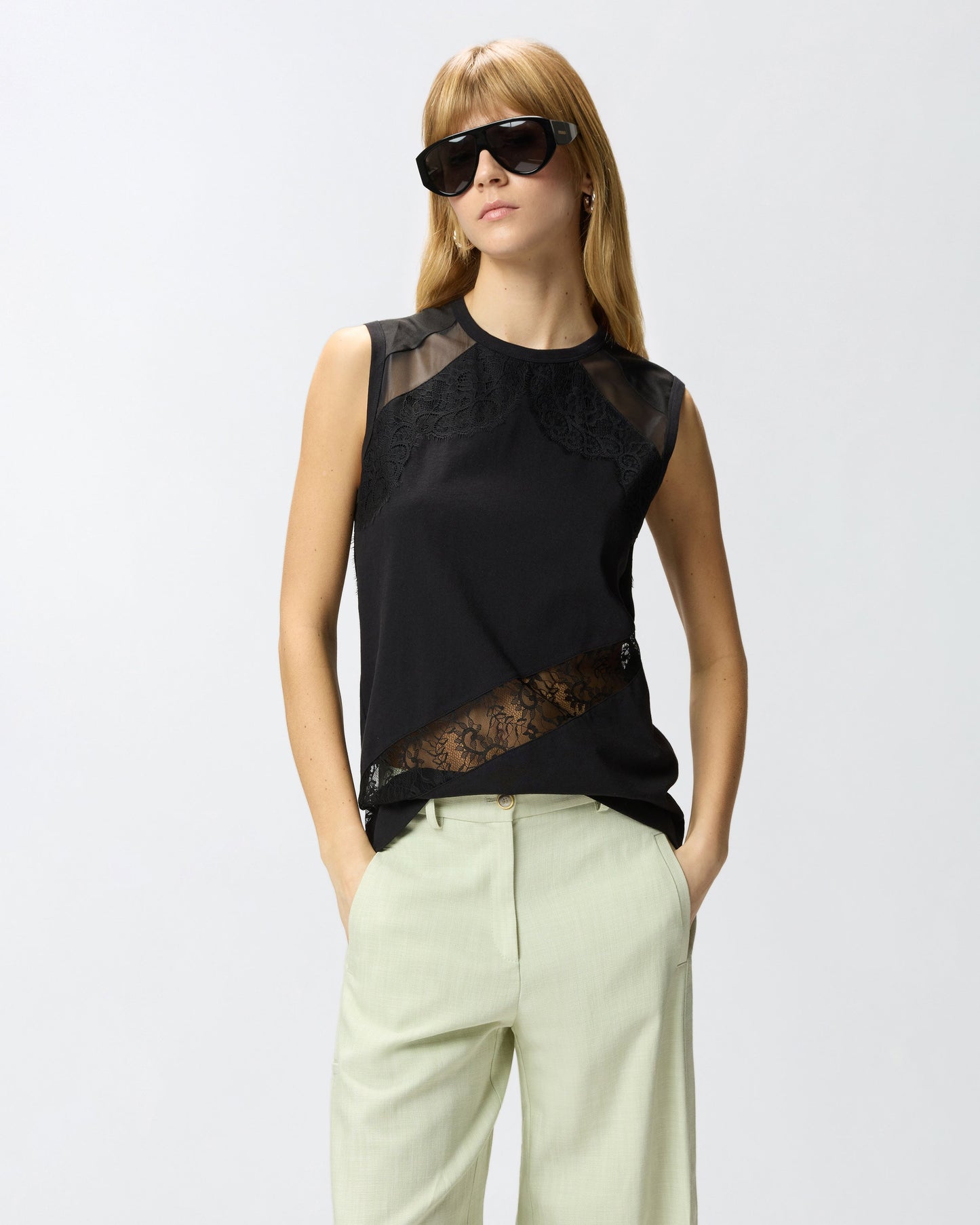 Sleeveless top with lace details