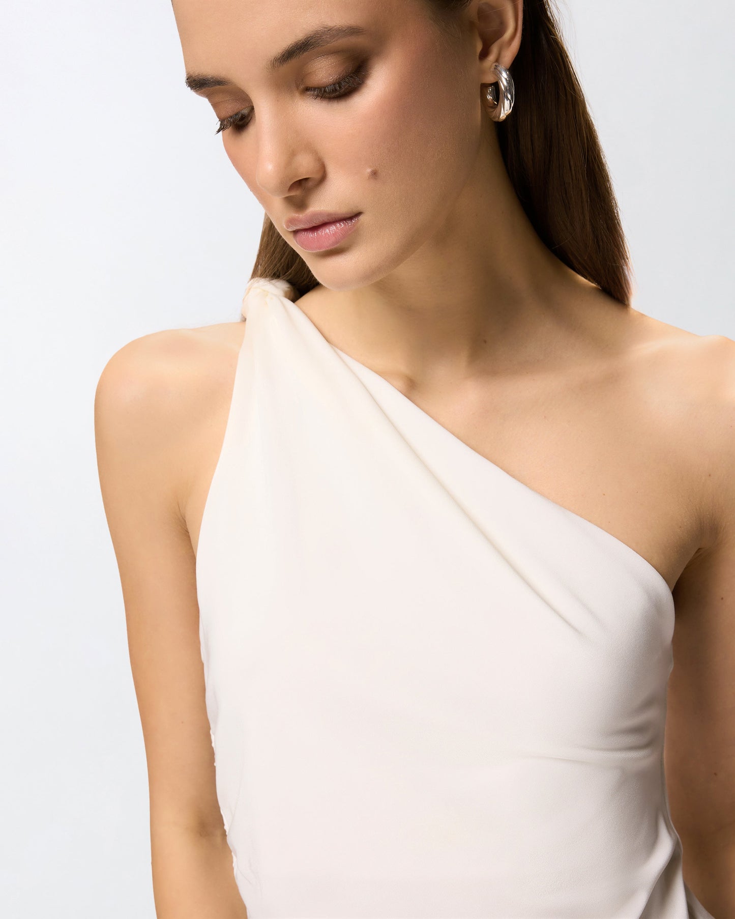One-shoulder top with knot detail