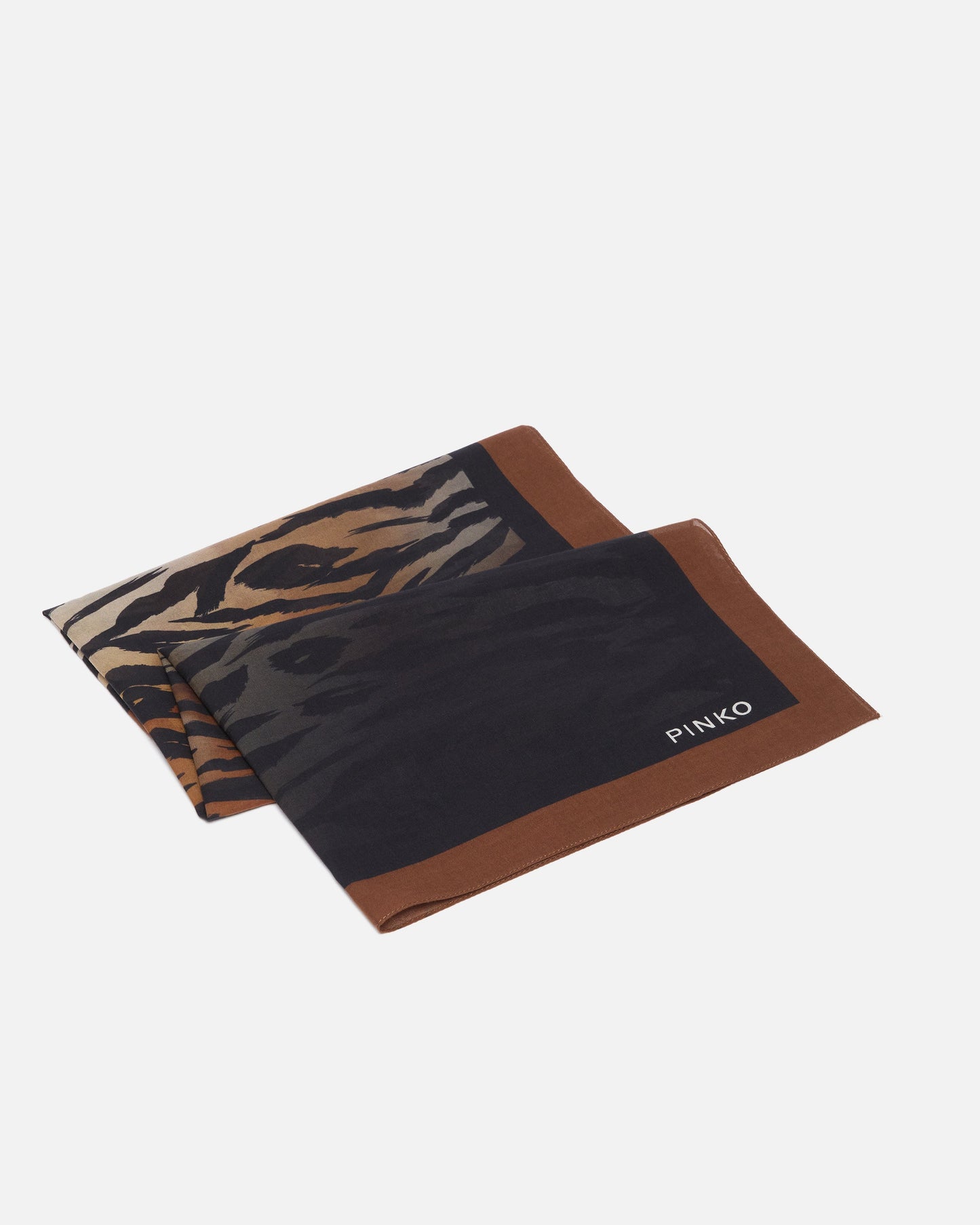 Scarf with tiger print
