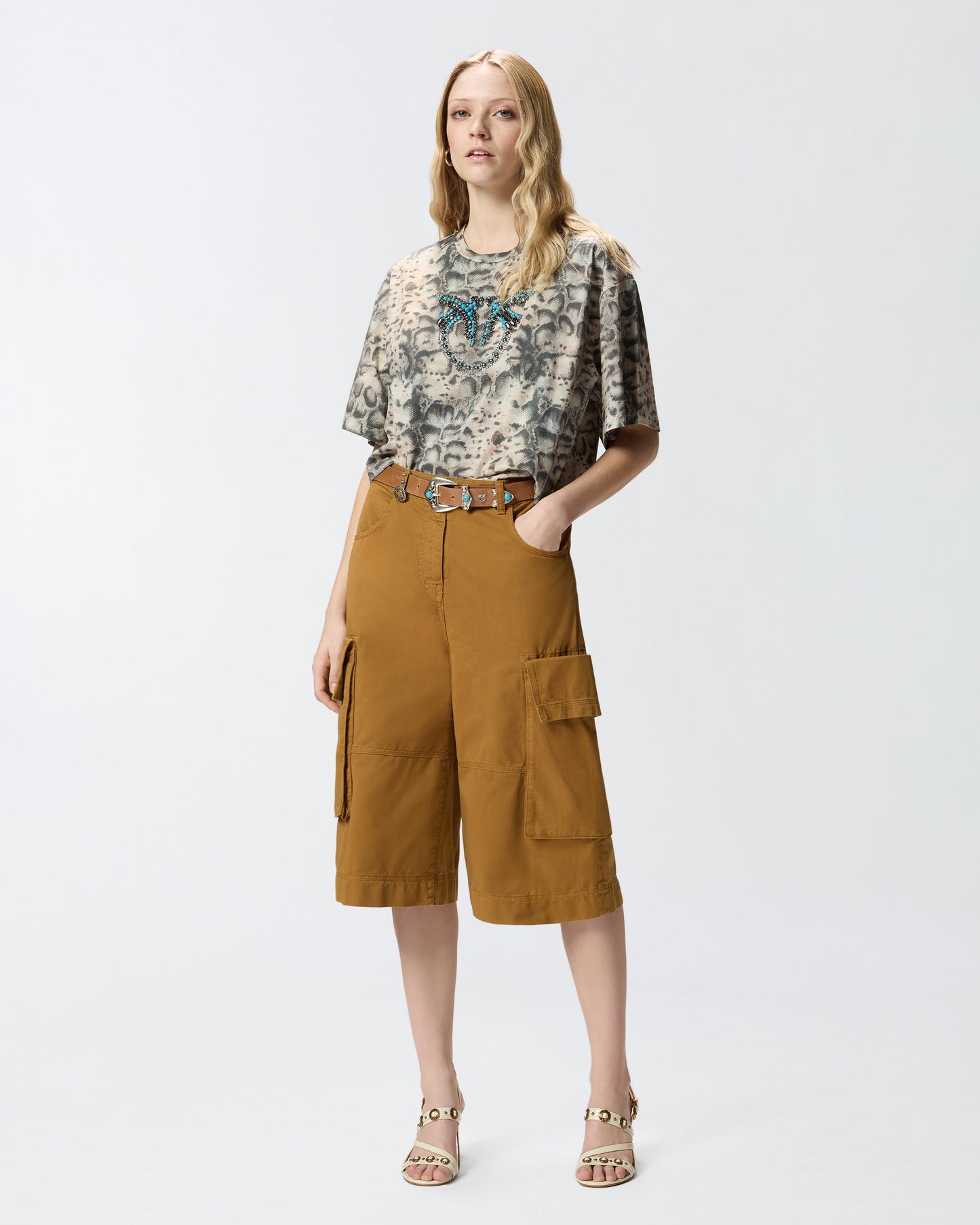 Cargo Bermuda shorts with rivets
