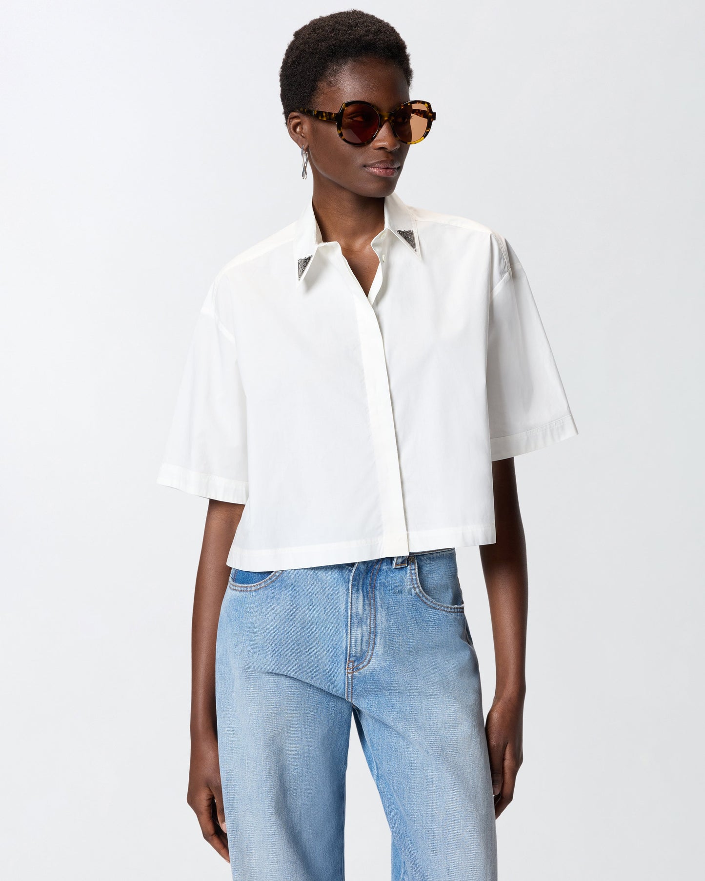 Cropped shirt with metallic details