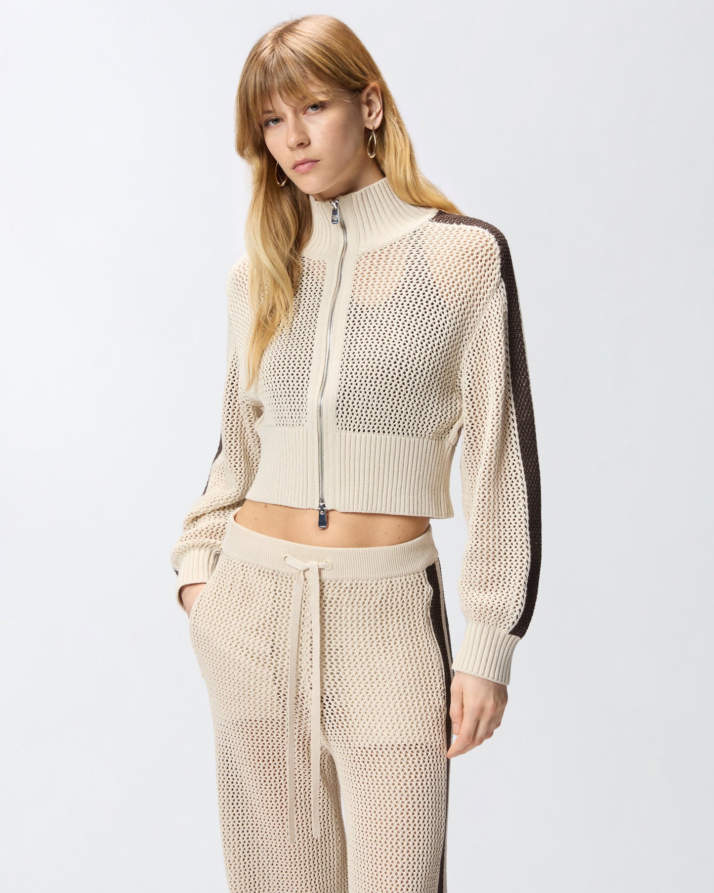 Cropped sweatshirt with bands and openwork