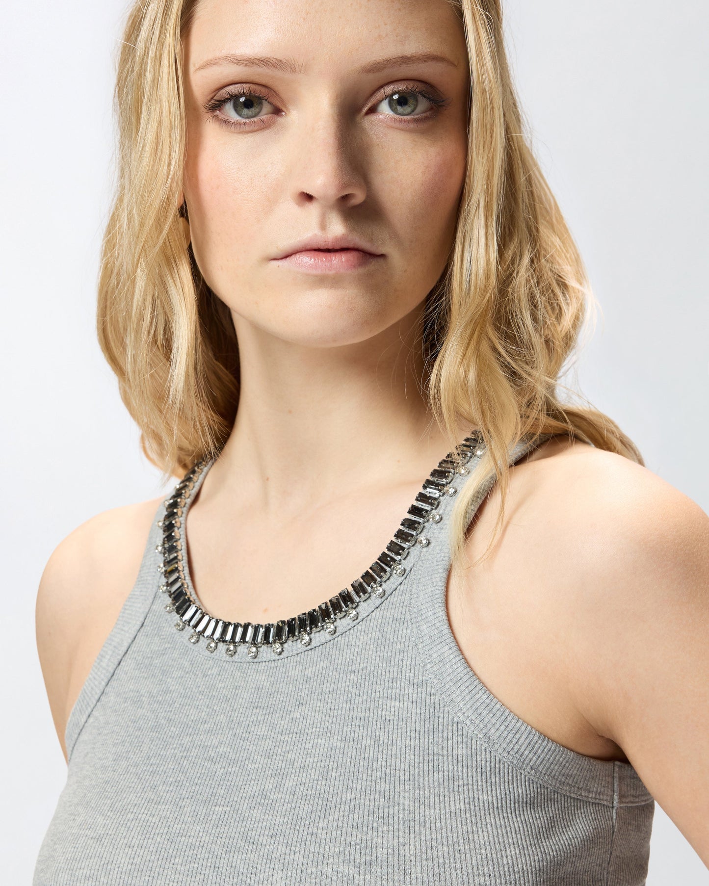 Ribbed top with bejewelled embellishment