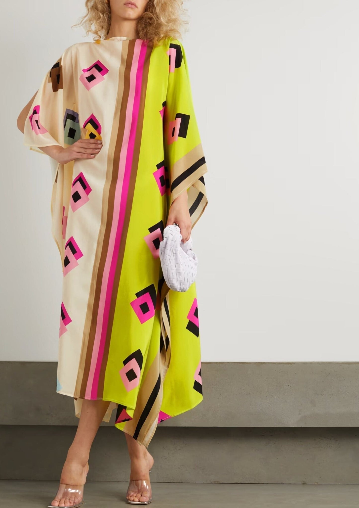 Women's kaftan with geometric pattern