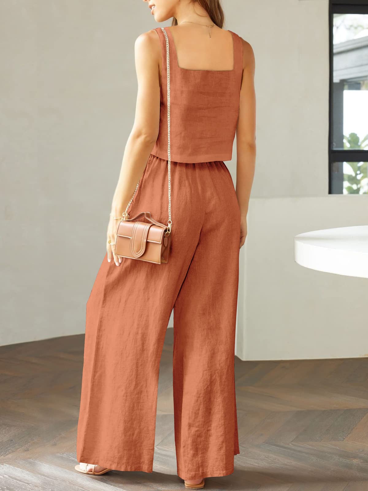 Lounge-Set mit weitem Bein und Tanktop mit eckigem Ausschnitt