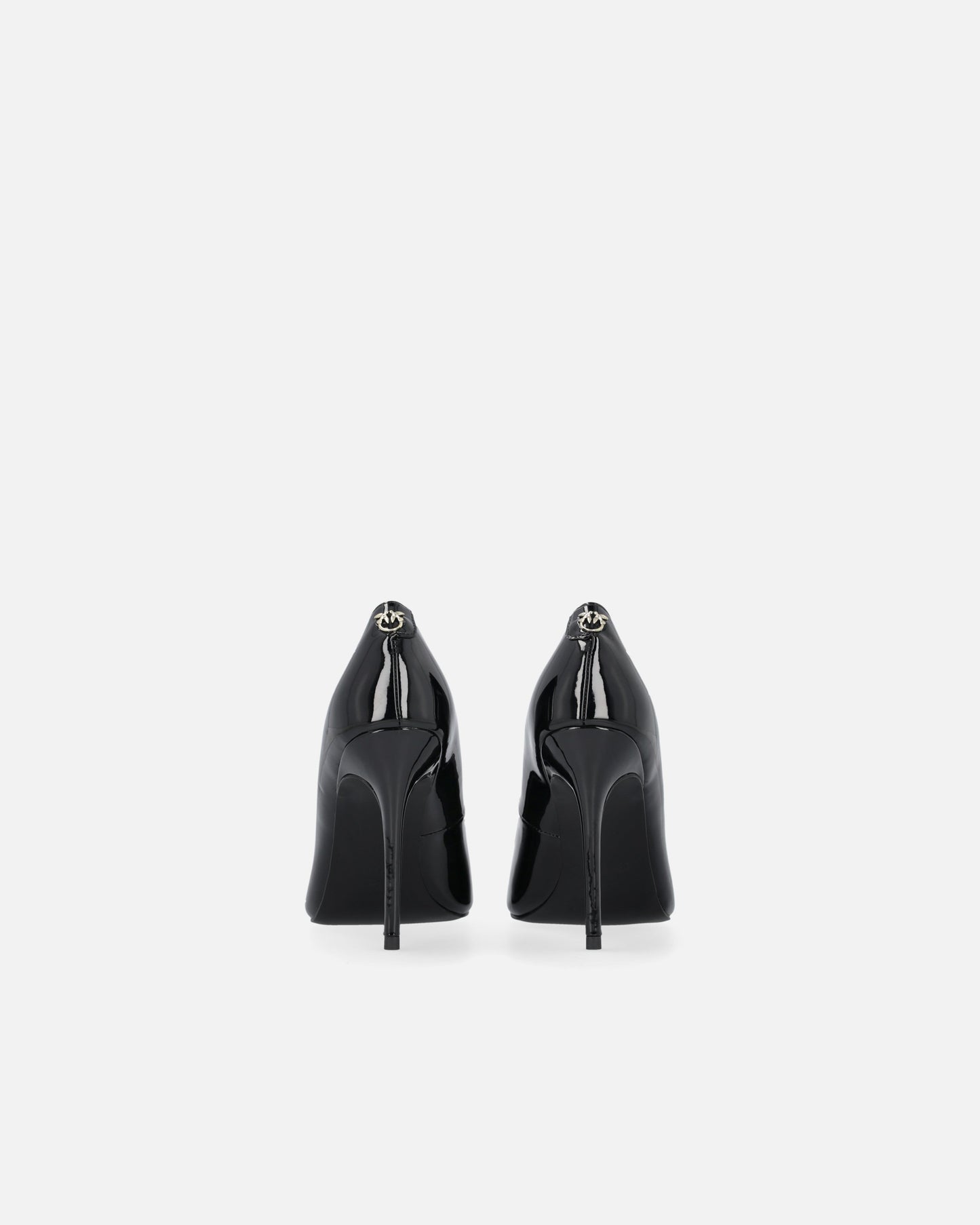 Shiny heeled pumps