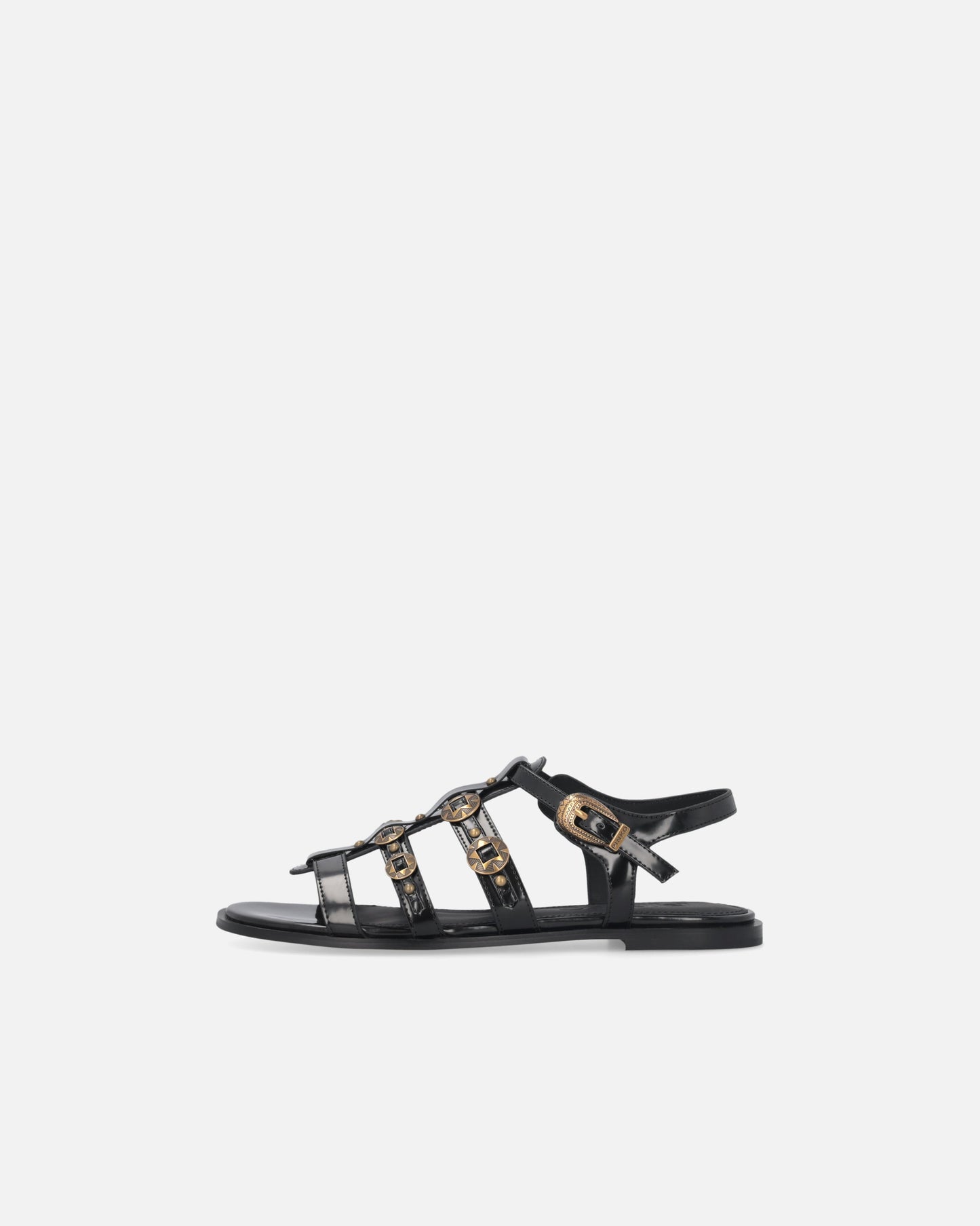 Flat sandals with straps and studs