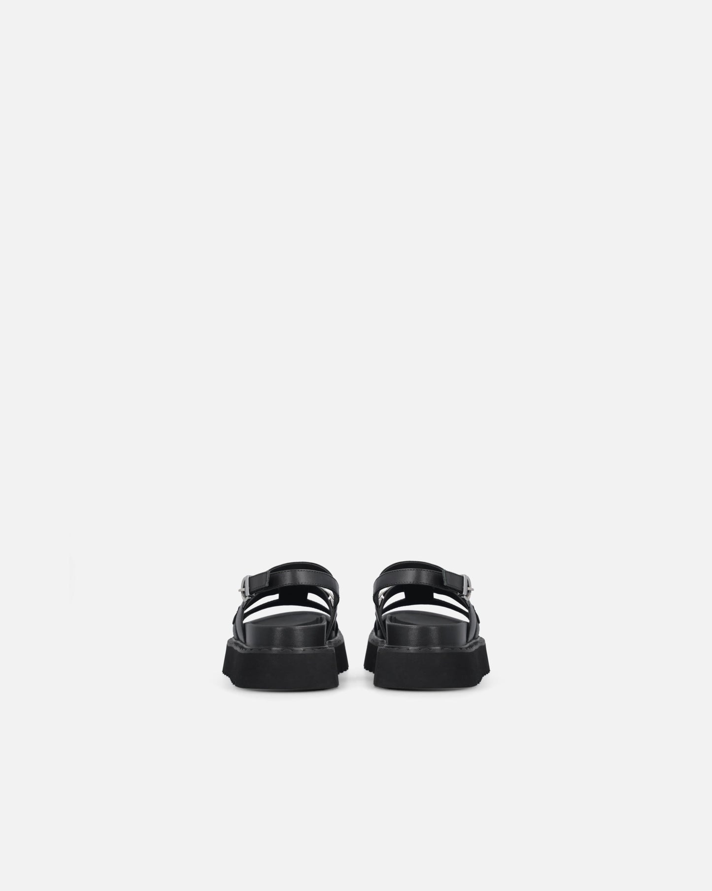 Leather sandals with chain
