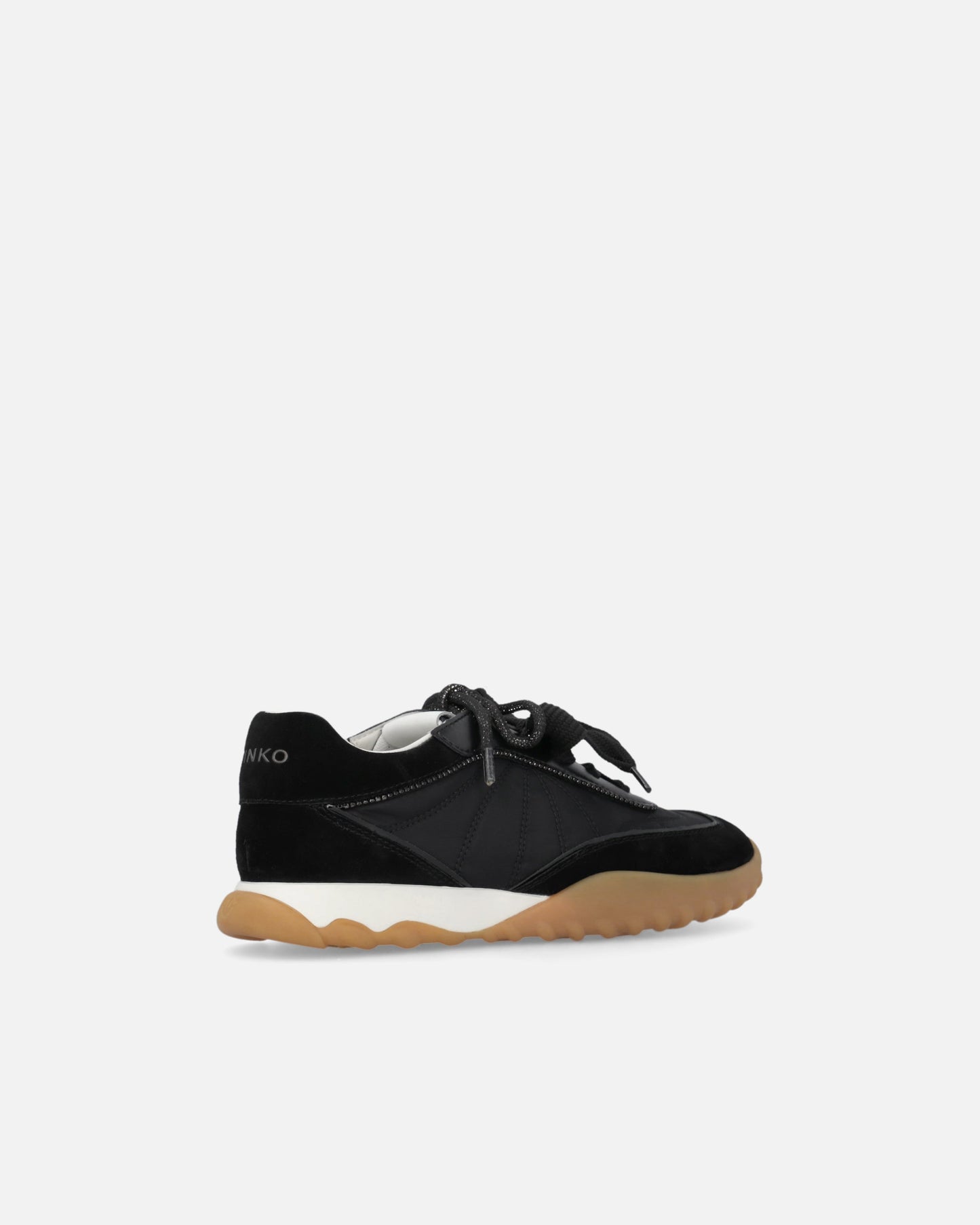 Sneakers with double laces
