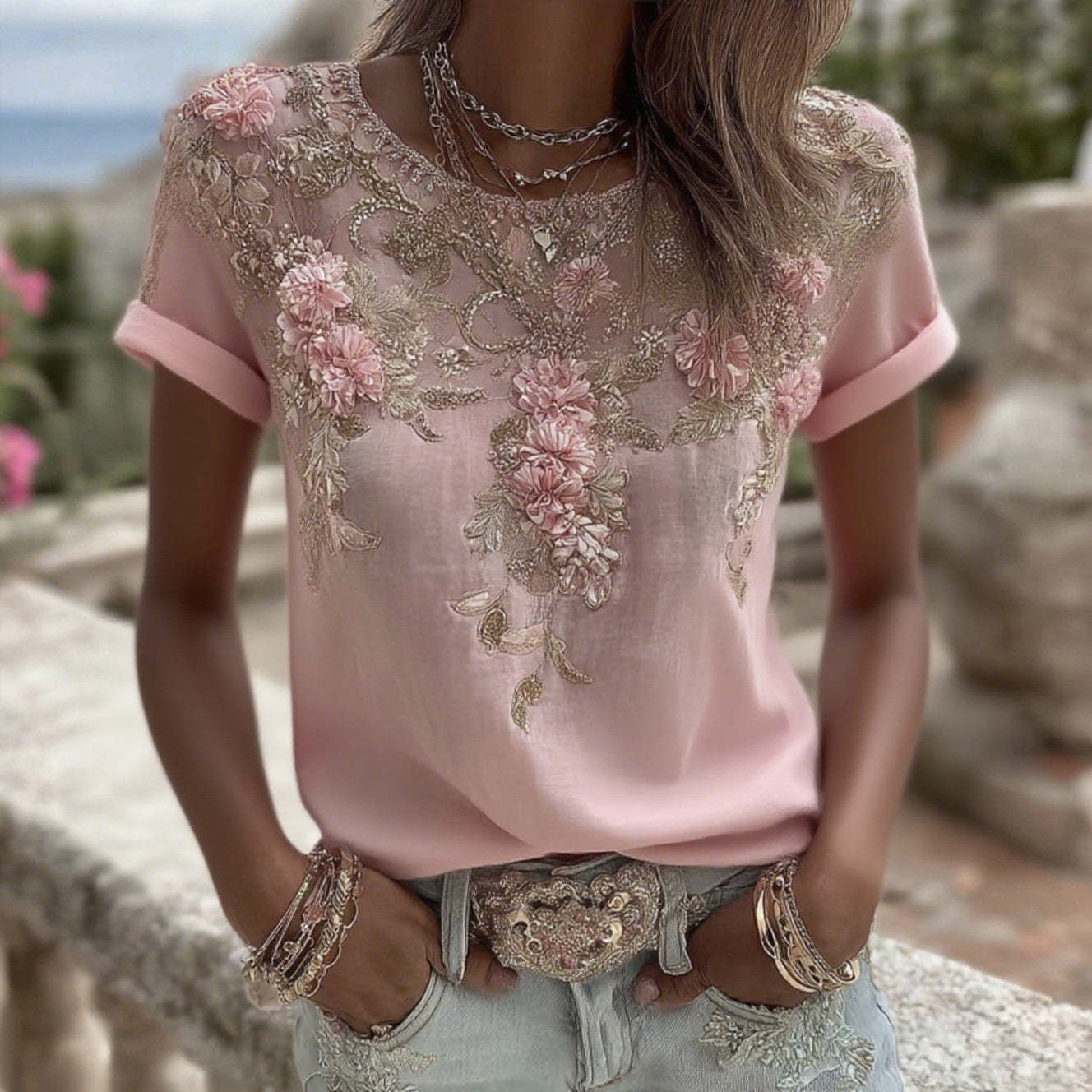 Damen Vintage T-Shirt mit rosa Rosenstickerei, Rundhals und kurzen Ärmeln aus Leinenmischung