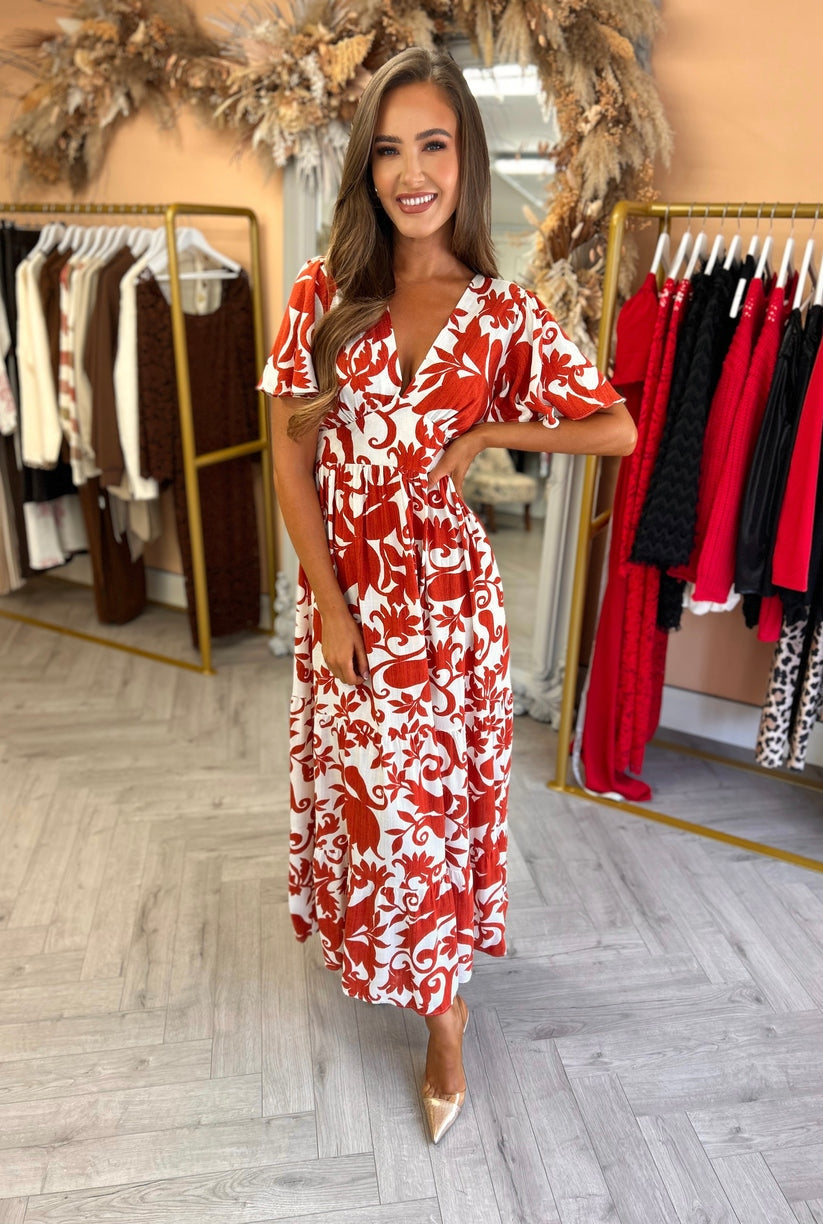 Auffälliges rotes Maxikleid mit kurzen Ärmeln