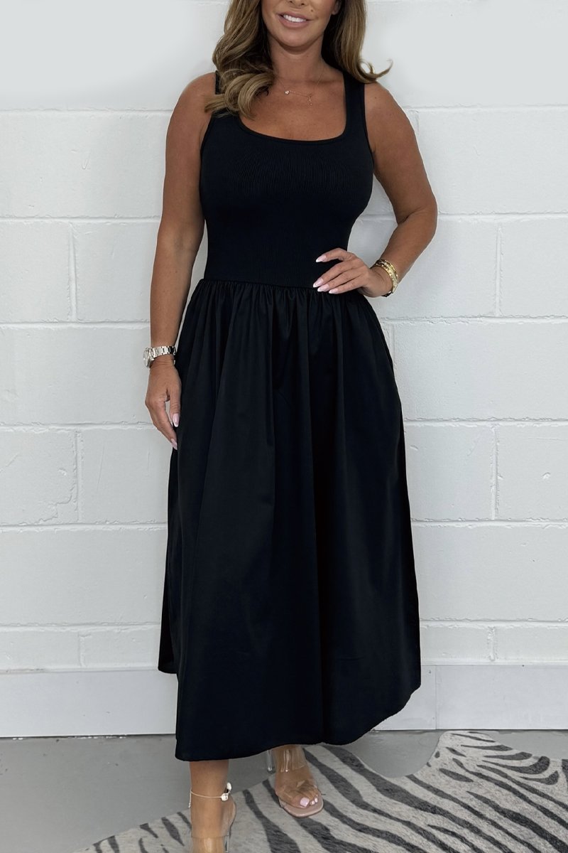 Einfarbiges ausgestelltes T-Shirt-Midikleid